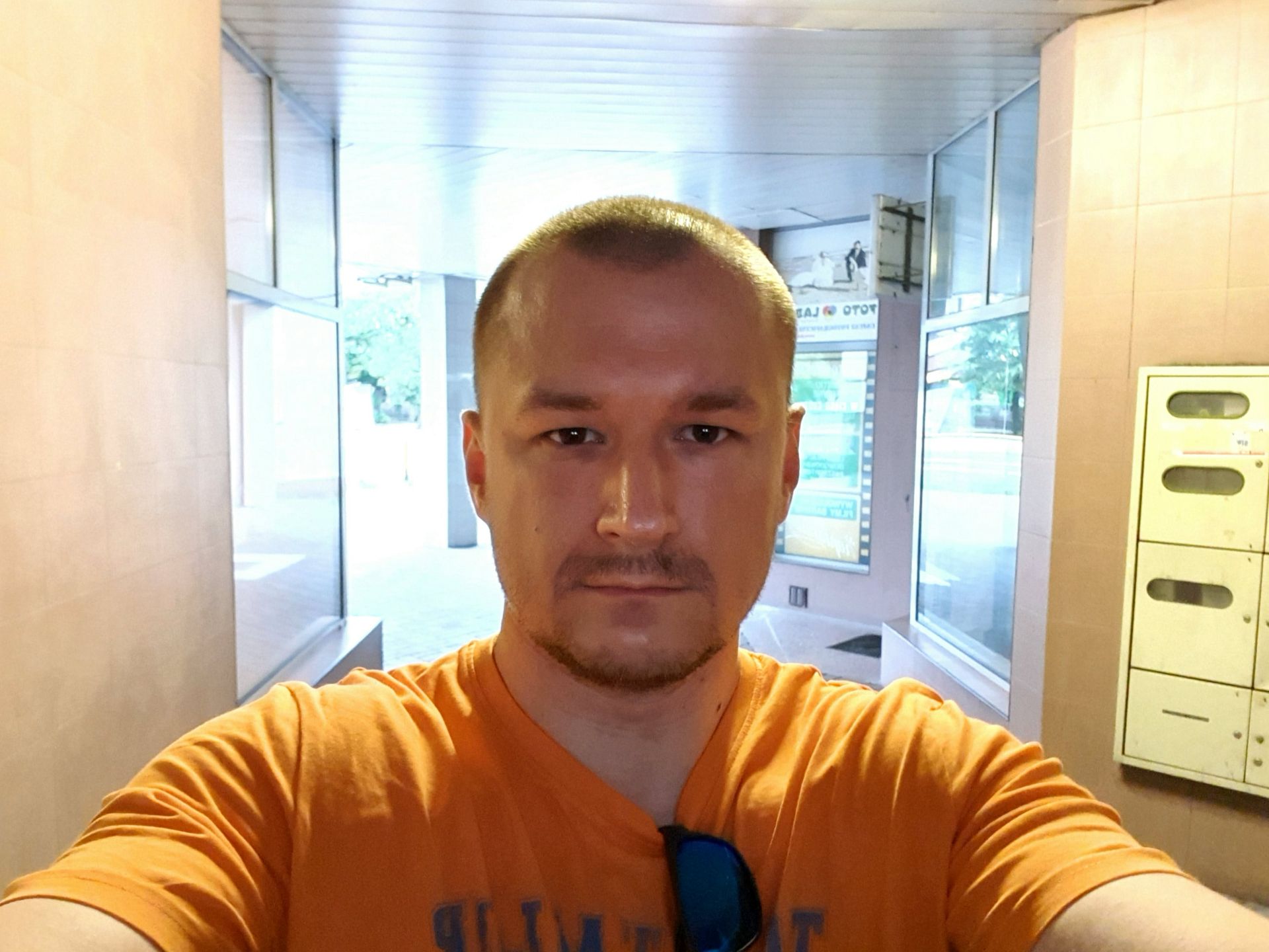Samsung Galaxy A80 kontra przedni aparat Galaxy S10. Czy obracana kamera ma sens? 11