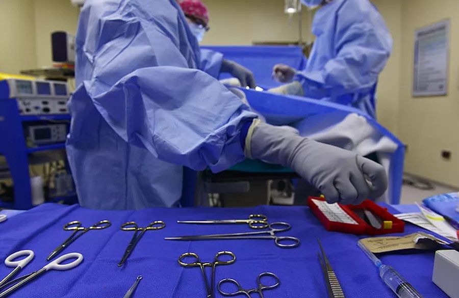 Operacja chińskich badaczy to pierwsza taka próba w historii transplantologii