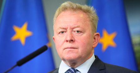 "Mówię to po raz pierwszy". Unijny komisarz zdradza, co postanowiła Komisja Europejska ws. KPO