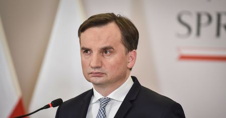 Konflikt na linii Polska-UE. Zbigniew Ziobro rośnie w siłę? Ekspertka nie ma wątpliwości