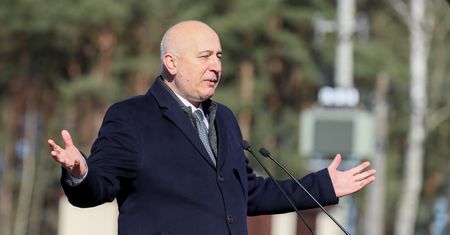 Burza po wpisie Joachima Brudzińskiego. Adam Bielan tłumaczy