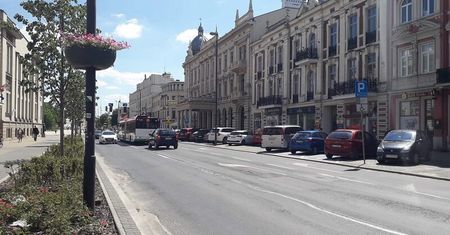 Drogowcy wkraczają na główną arterię miasta. Wymienią asfalt i ułożą od nowa chodniki