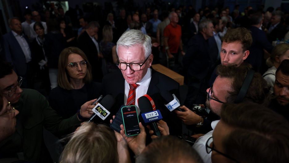 Radość w sztabie Koalicji Obywatelskiej w Poznaniu
