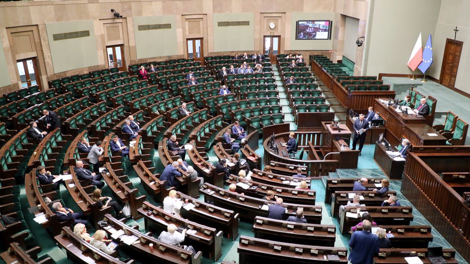 Sondaż. Zjednoczona Prawica "po przejściach" zyskuje poparcie