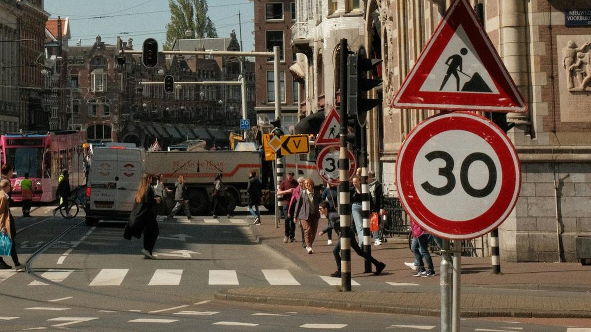 Holandia walczy z nadmiarem znaków drogowych