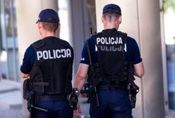 Afera w janowskiej policji. Mundurowi wyprowadzeni w kajdankach