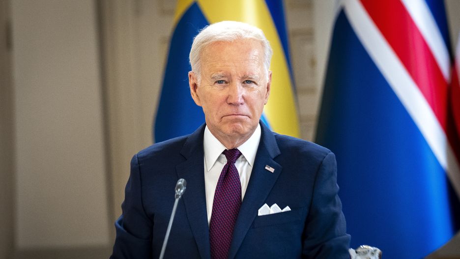US President Joe Biden listens during the US-Nordic Leaders' Summit Meeting at the Presidential Palace in Helsinki, Finland, 13 July 2023. The summit will see leaders of the USA, Finland, Sweden, Norway, Denmark and Iceland holding discussions on closer cooperation between the Nordic countries and the United States on security, environment and technology issues. EPA/IDA MARIE ODGAARD DENMARK OUT Dostawca: PAP/EPA.