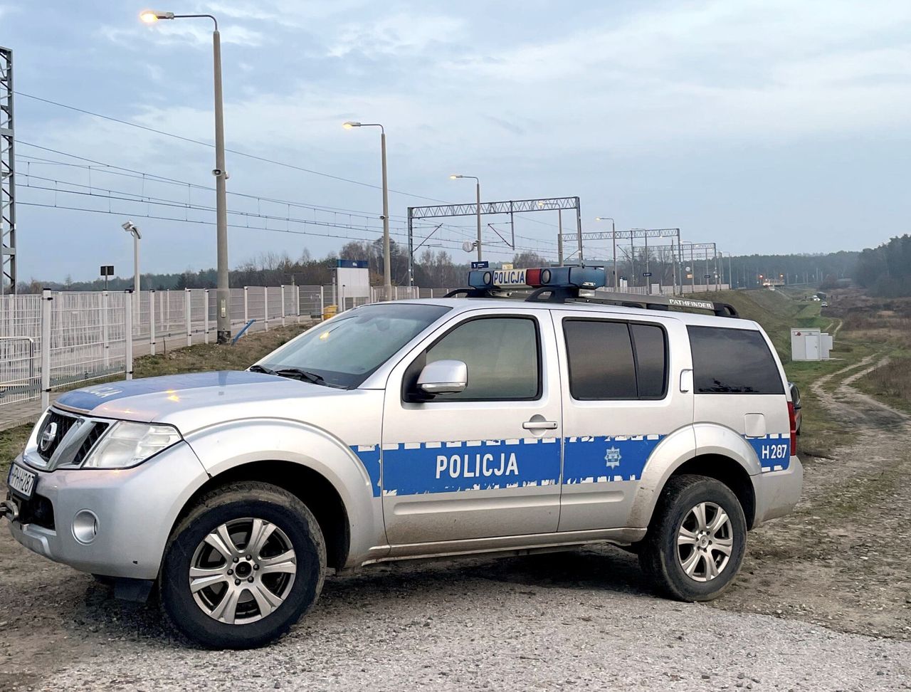 Dron przy torach na Mazurach. Działają służby