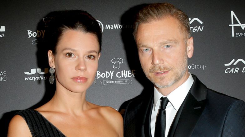 Krystian Wieczorek i Maria Szafirska całują się na tle chorwackiego krajobrazu