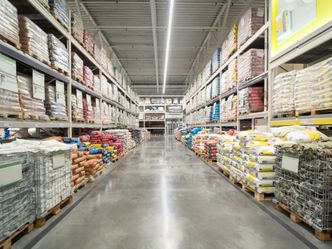 Markety budowlane obchodzą zakaz handlu. Są otwarte w niedziele