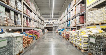 Markety budowlane obchodzą zakaz handlu. Są otwarte w niedziele