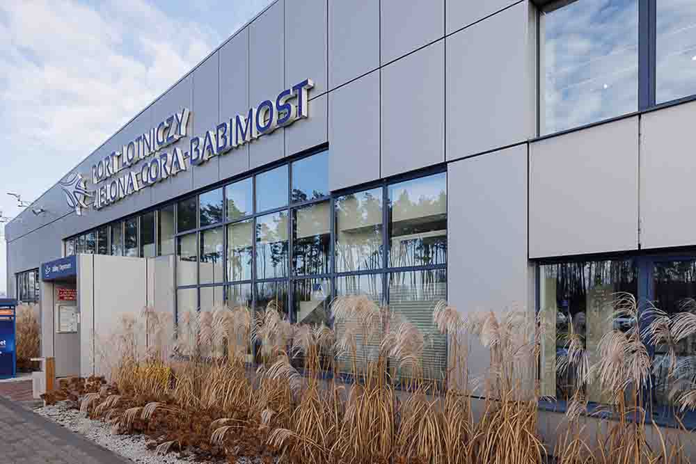 Zielona Góra: Otwarto strefę Non‑Schengen na lokalnym lotnisku