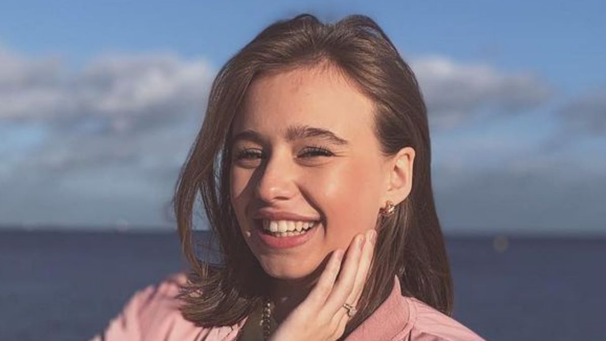 Oliwia Bieniuk chwali się zdjęciem w wyciętym kostiumie