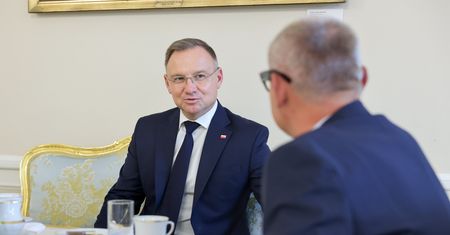 Duda ramię w ramię z Barskim. Chce "przywrócić praworządność"