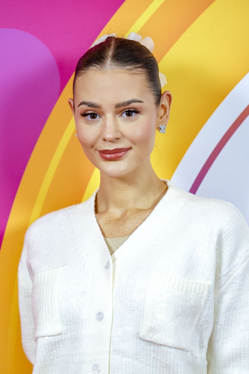 listopad 2024, kolczyki srebrne, kobieta, kolczyki Chanel, halo tu polsat, portret, halo tu polsat - odc. 39, Honorata Skarbek, odcinek 39, Telewizja Polsat