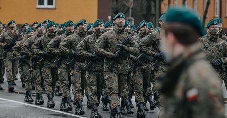 W Polsce wróci pobór? "Czas masowych armii minął"