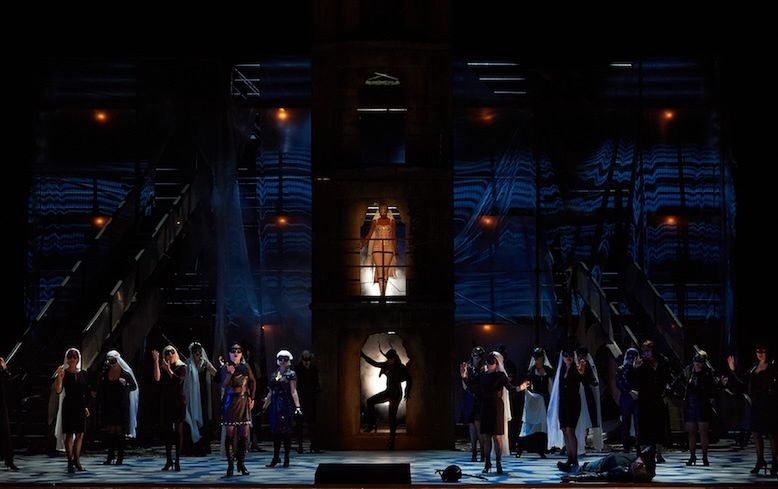 Scena z III aktu © Matthias Baus/ Staatsoper Berlin