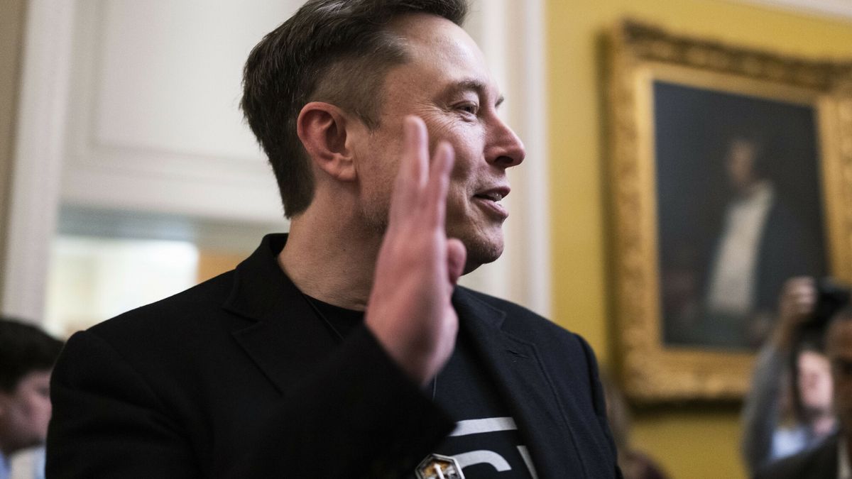 Temporary
UNITED STATES - MARCH 5: Elon Musk, of the Department of Government Efficiency, leaves a lunch with senate Republicans in the U.S. Capitol on Wednesday, March 5, 2025. (Tom Williams/CQ Roll Call via AP Images)
Tom Williams
