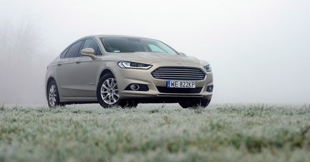 Ford Mondeo Hybrid Titanium - zdjęcia