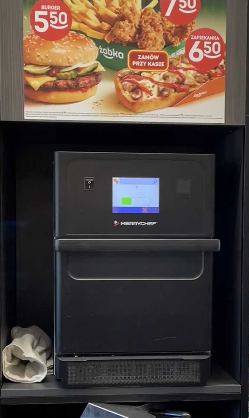 Piekarnik, w którym przygotowywane są dania 