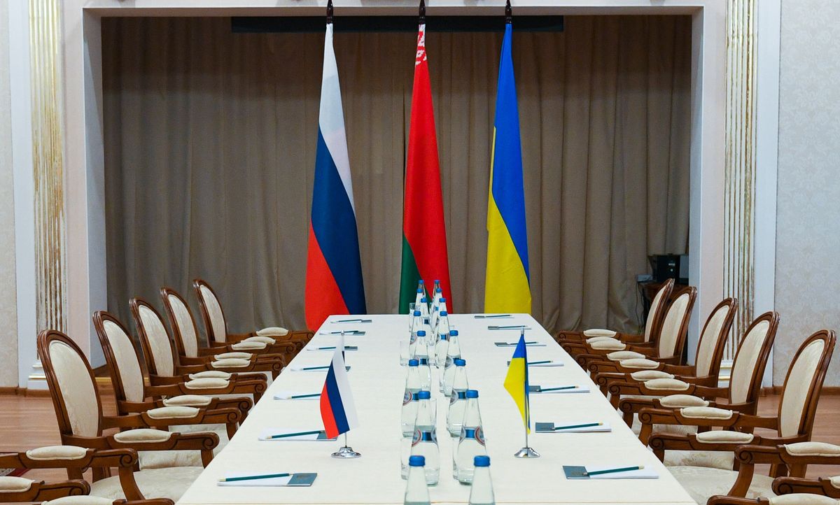 Spotkanie delegacji Ukrainy i Rosji. Wysłannicy Kijowa dotarli na granicę Białorusi 
