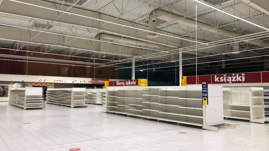 Z mapy Polski znika kolejny market Tesco.