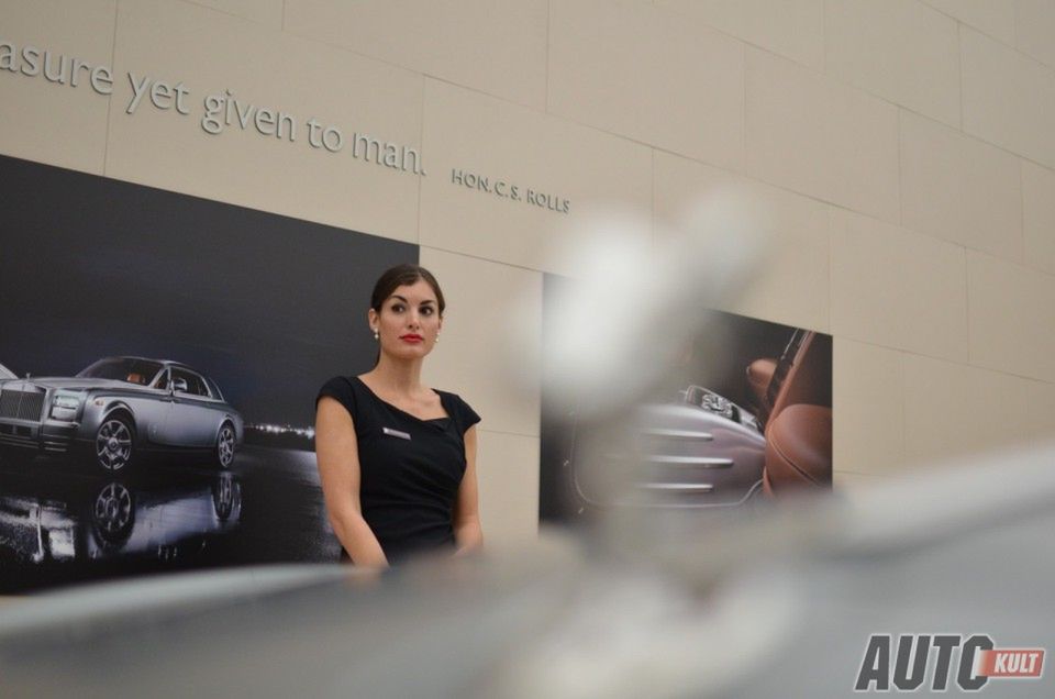 Hostessy z Paris Motor Show 2012 [galeria] 98