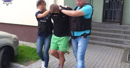 Ugodził nożem kolegę swojej dziewczyny. Tłumaczył, że chciał go „przestraszyć”