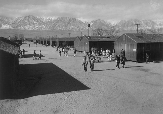 Ansel Adams sfotografował amerykańskie obozy koncentracyjne w czasie II Wojny Światowej 3