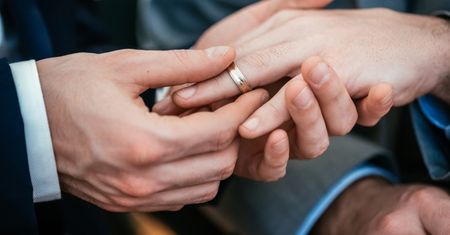 Jednodniowe małżeństwo i renta rodzinna? Prawo nie zostawia złudzeń