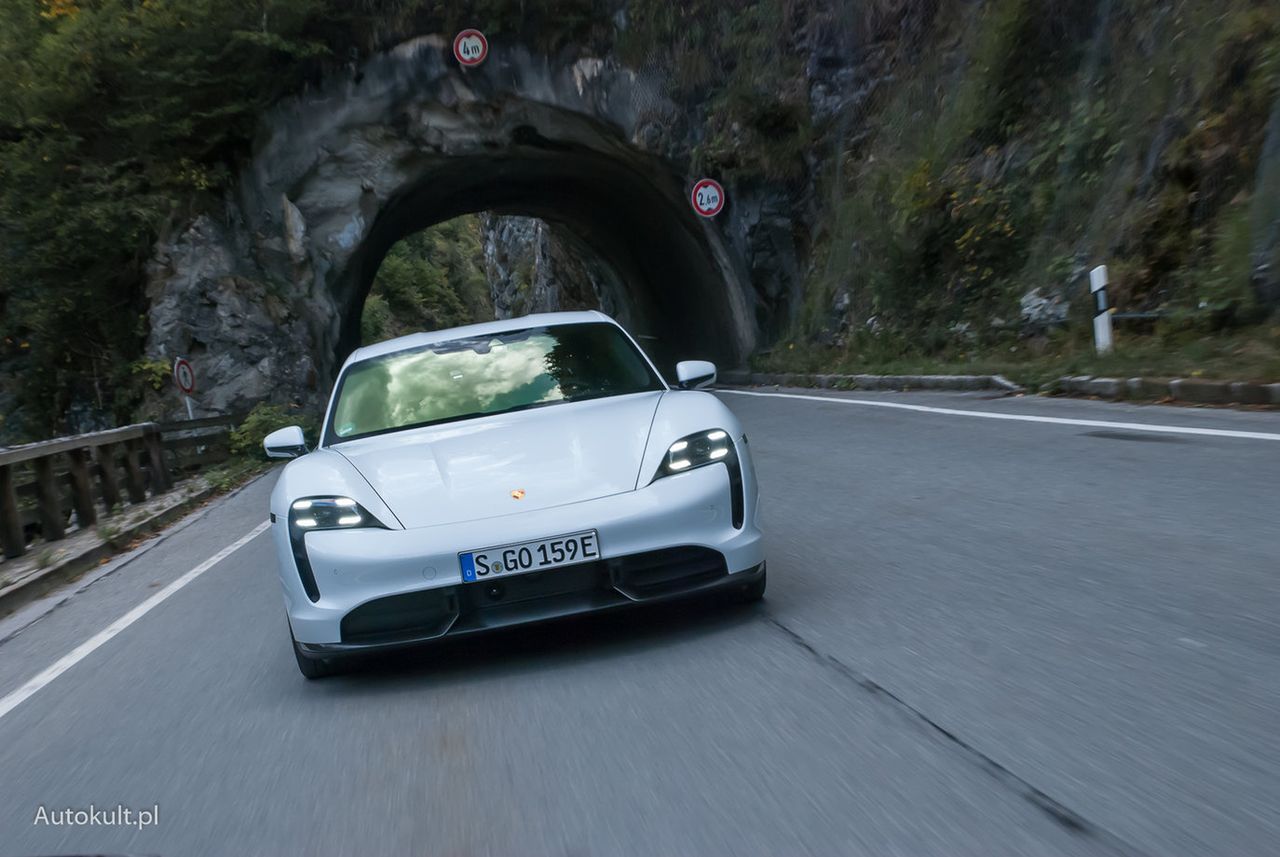 Porsche Taycan Turbo S - aż 49 proc. polskich klientów wybrało topową wersję elektryka z Zuffenhausen