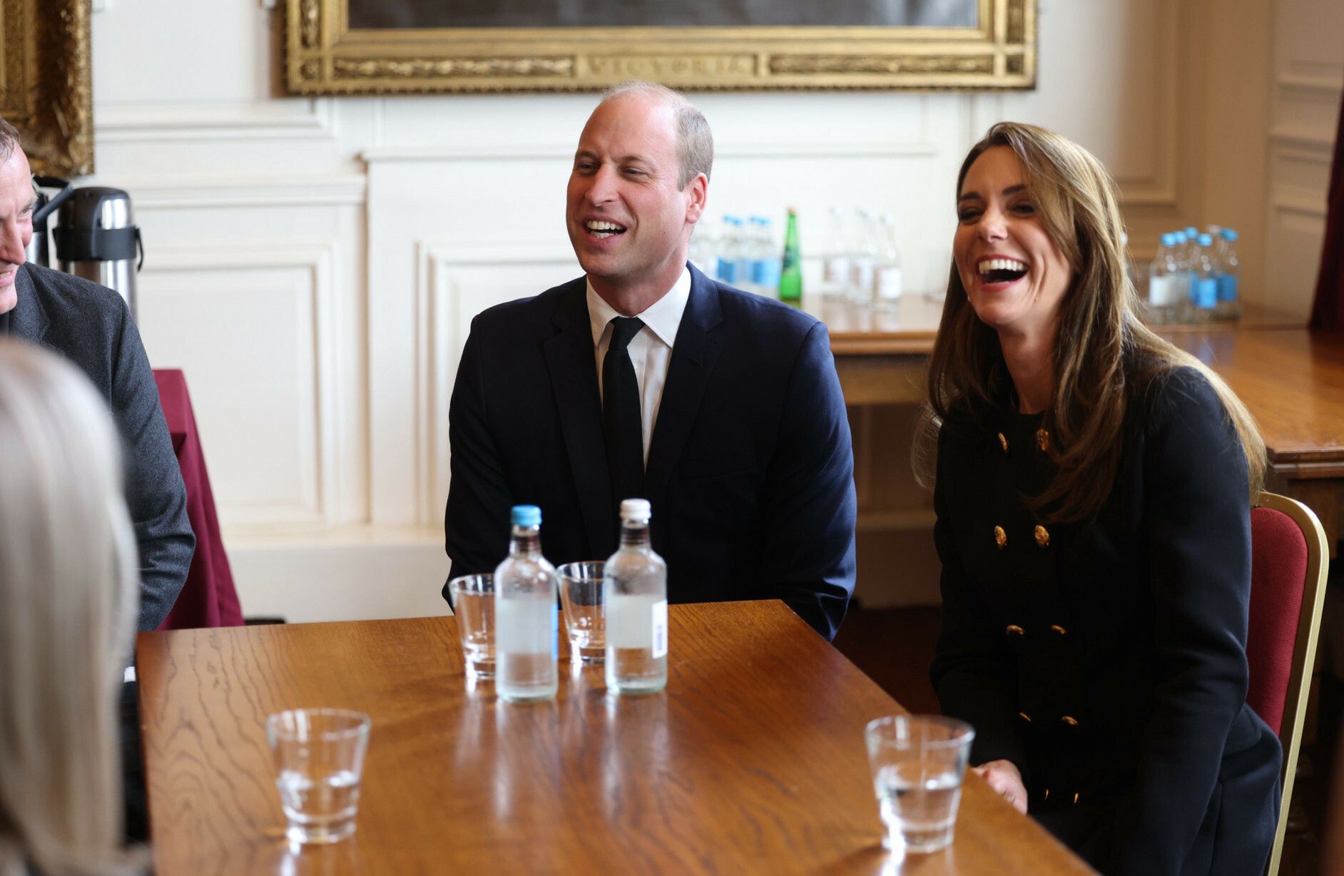 Kate Middleton i książę Harry na spotkaniu z wolontariuszami