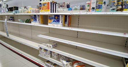 Powtórka z wiosny. Polacy rzucili się na papier toaletowy