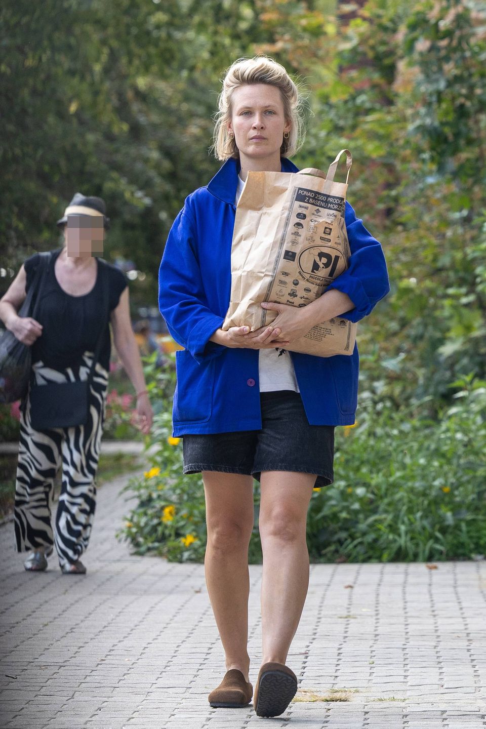 Naturalna Agnieszka Żulewska przyłapana na mieście
