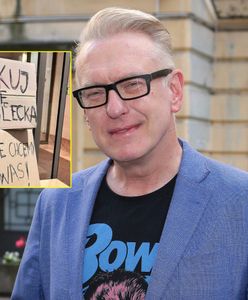 Mariusz Szczygieł pokazał kartony spod siedziby TVP Info. "Pakuj się Holecka"