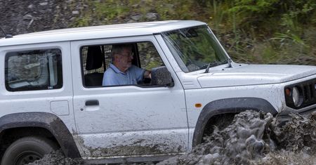 W terenie bez pasów. Sprawdzamy, czy przepisy na to pozwalają