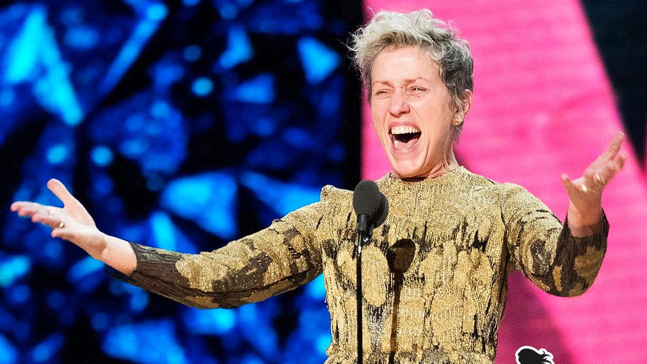 Frances McDormand podczas odbierania Oscara za "Trzy billboardy za Ebbing, Missouri"