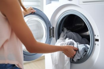 Wrzuć do bębna i zapomnij o przykrym zapachu w pralce
