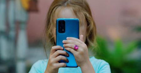 Chatboty AI pod kontrolą. Brytyjski rząd zaostrza prawo dla dzieci
