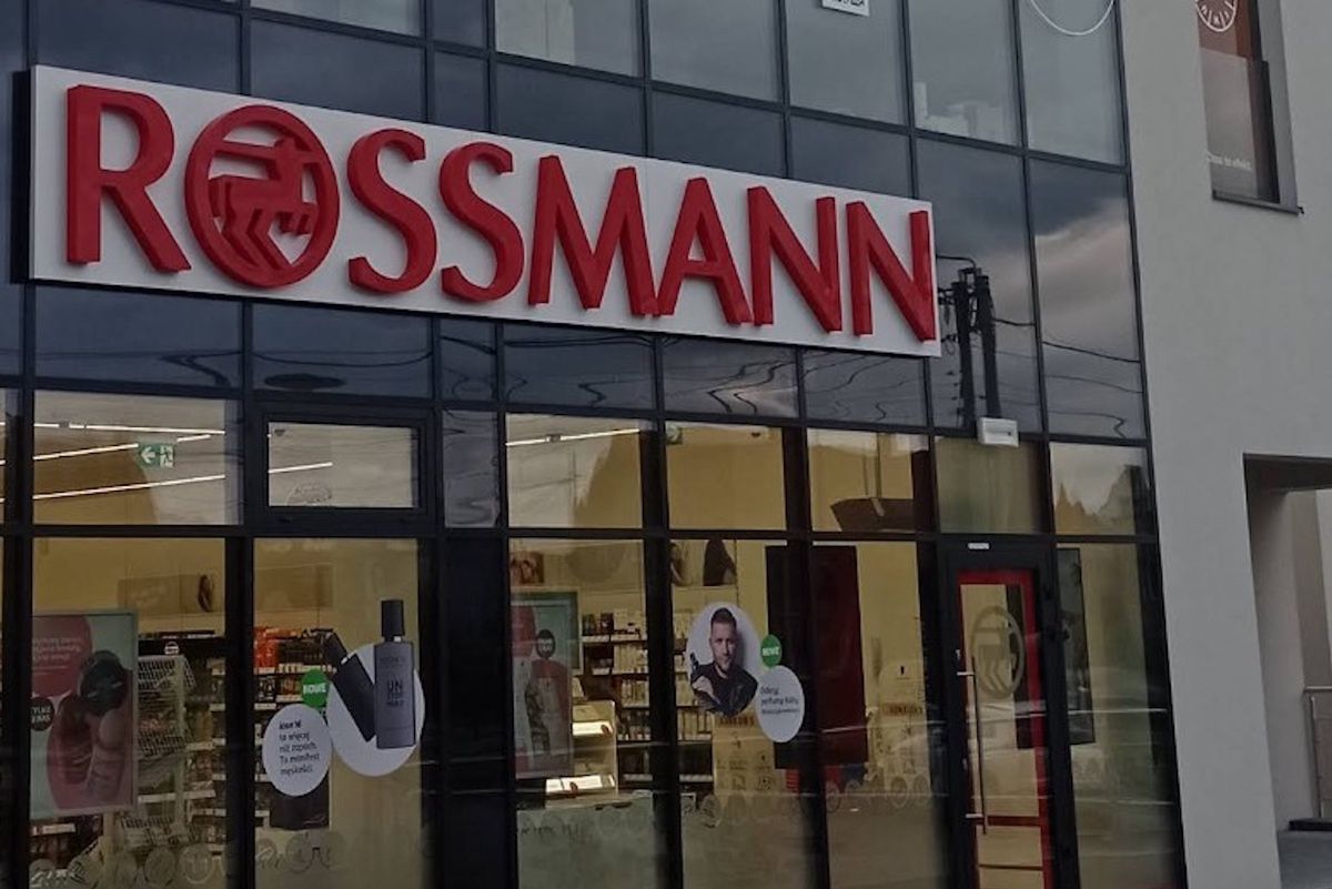 1+1 gratis w Rossmannie. Ruszyła promocja na perfumy
