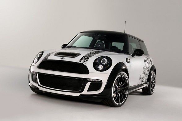 MINI-Cooper-Bully-by-SIMACHEV-2010-Front-Angle-View-588x392