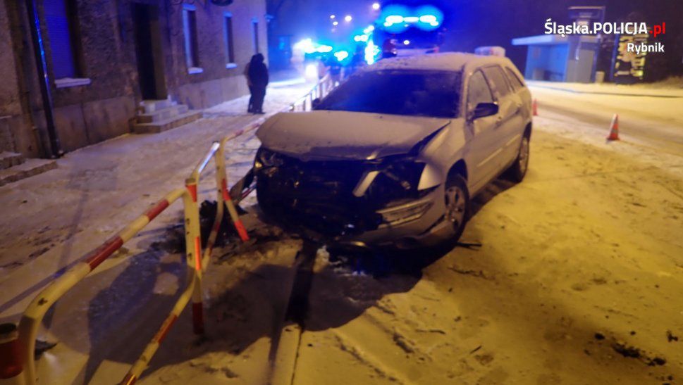 Śląsk. Policjanci zatrzymali 51-letniego mężczyznę pod wpływem alkoholu, który spowodował kolizję w Rybniku. 