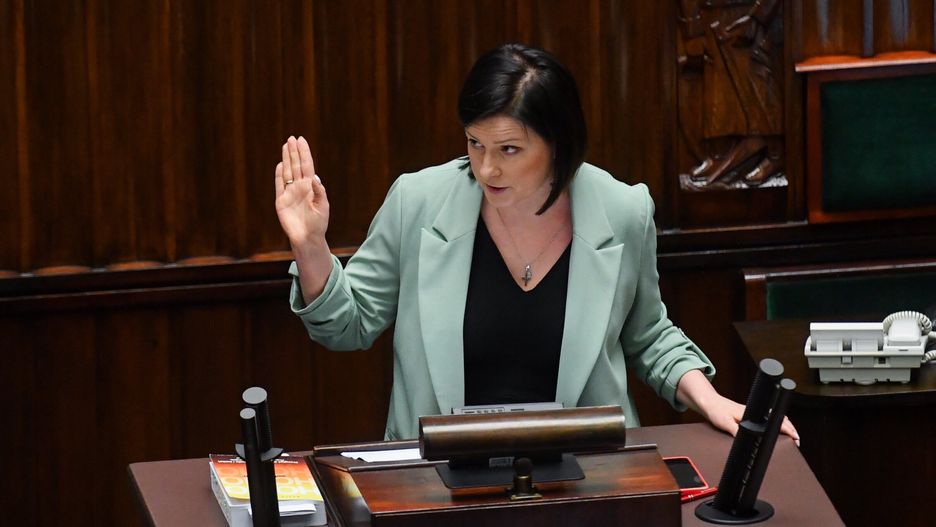 Warszawa, 09.02.2024. Kaja Godek z Komitetu Inicjatywy Ustawodawczej "Stop LGBT", 9 bm. w Sejmie w Warszawie. Sejm zajmuje się m.in. pierwszym czytaniem obywatelskiego projektu ustawy "Tak dla rodziny, nie dla gender". (mr) PAP/Piotr Nowak