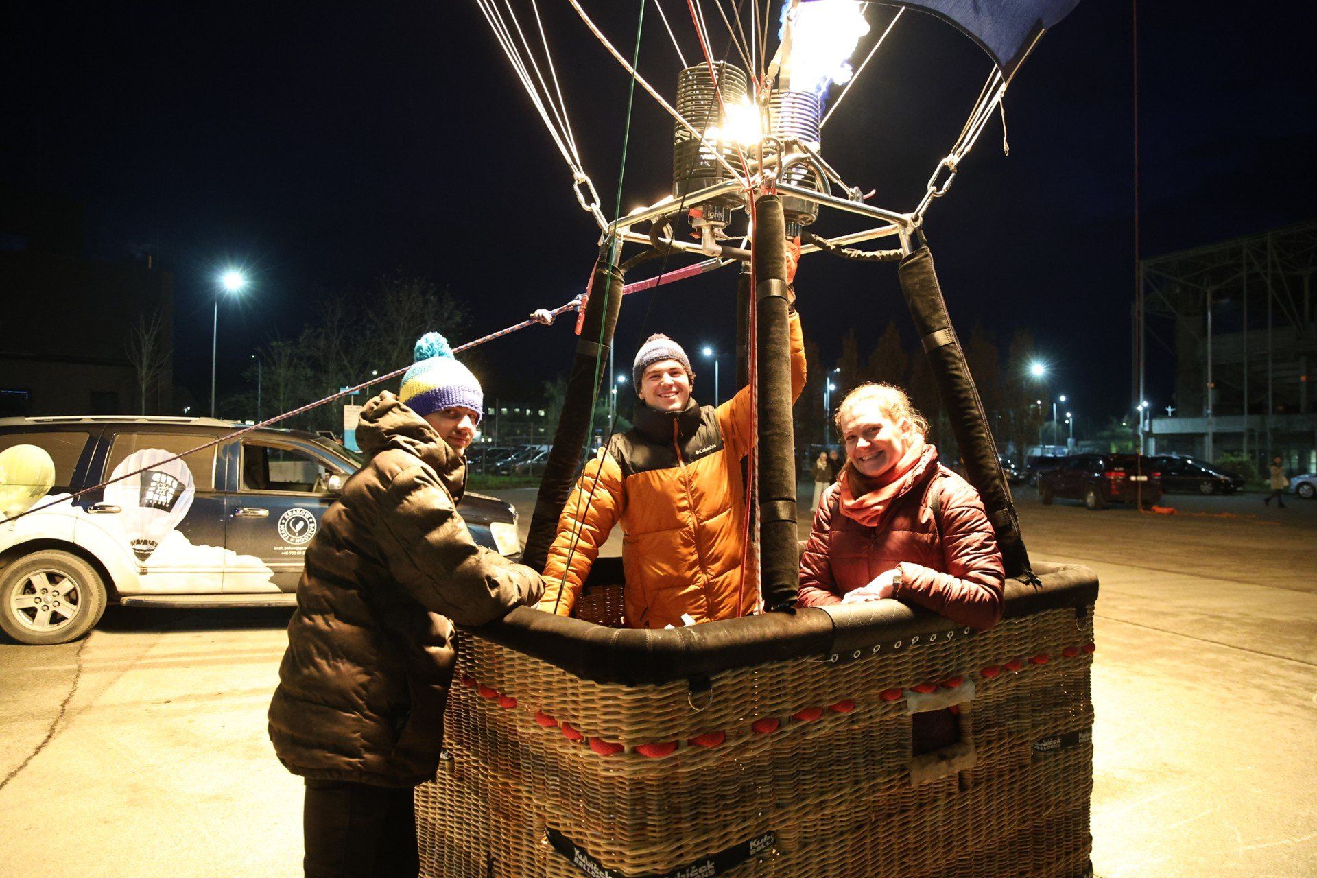 Balon Świętego Mikołaja przygotowany do startu - przy dobrej pogodzie umożliwia oglądanie panoramy Kielc z wysokości.