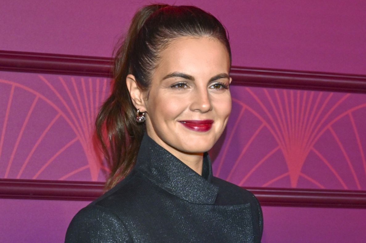 W takim stroju zjawiła się na premierze. Wszyscy patrzyli tylko na nią