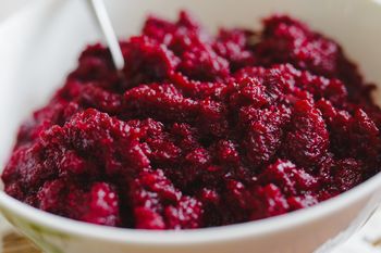 Dodaję do ćwikły za każdym razem. W takiej wersji sprawdzi się idealnie jako dodatek do mięsa