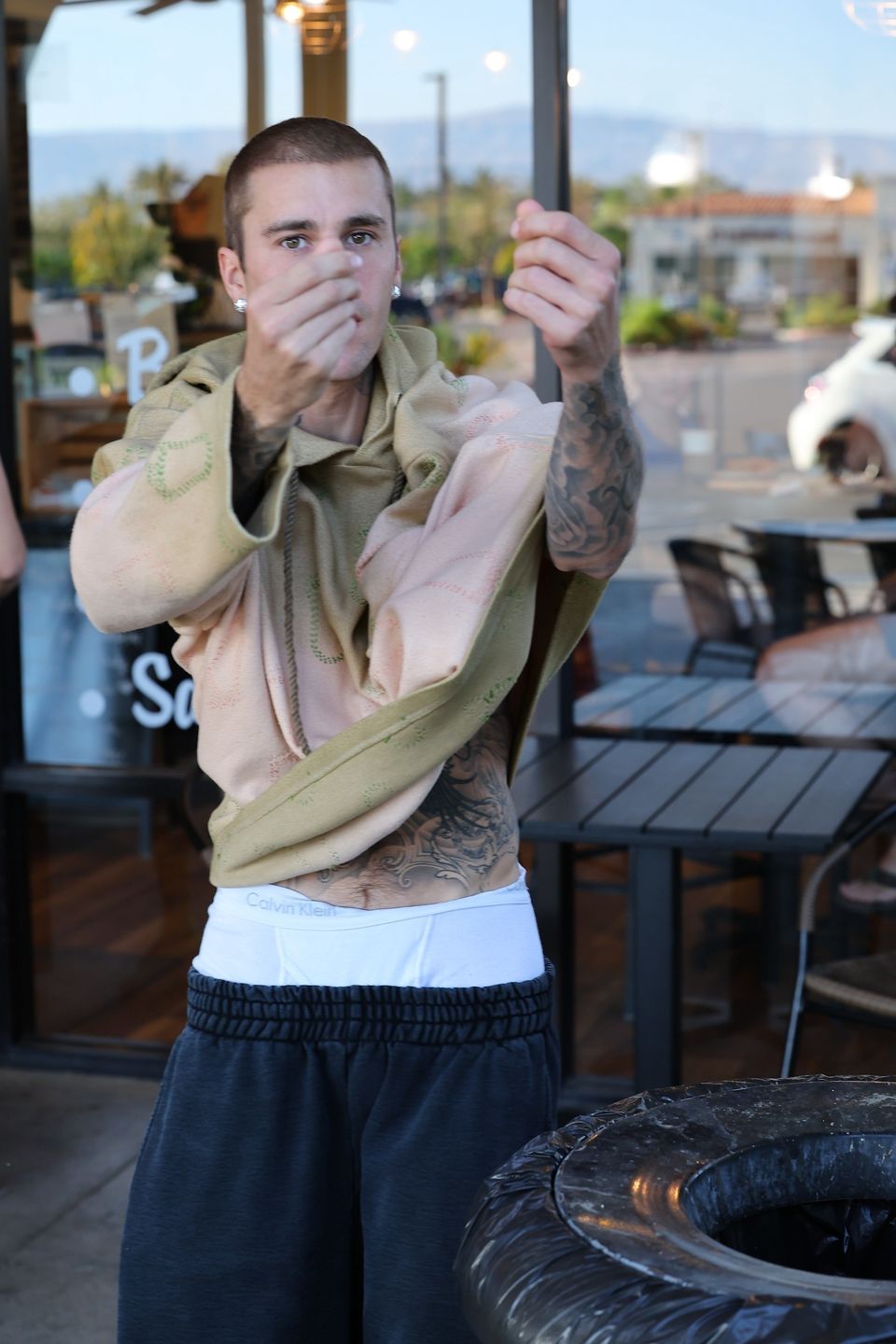 Justin Bieber awanturuje się z paparazzi