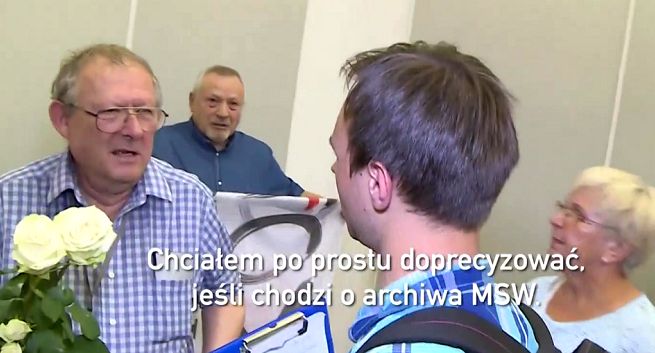 Ekipa „Magazynu śledczego Anity Gargas” zaatakowana na spotkaniu KOD-u z Adamem Michnikiem (wideo)