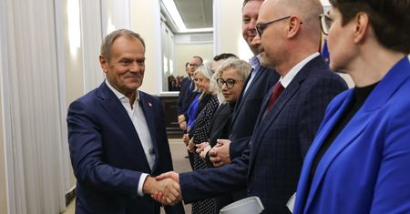 Polacy ocenili działania rządu. Wskazują jeden mankament