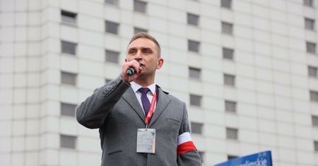KRRiT podjęła decyzję w sprawie telewizji Roberta Bąkiewicza. "Wyspecjalizowany charakter"